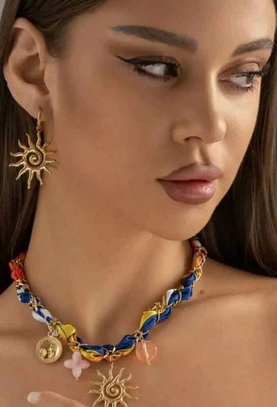Collier habillé d’un foulard acier inoxydable