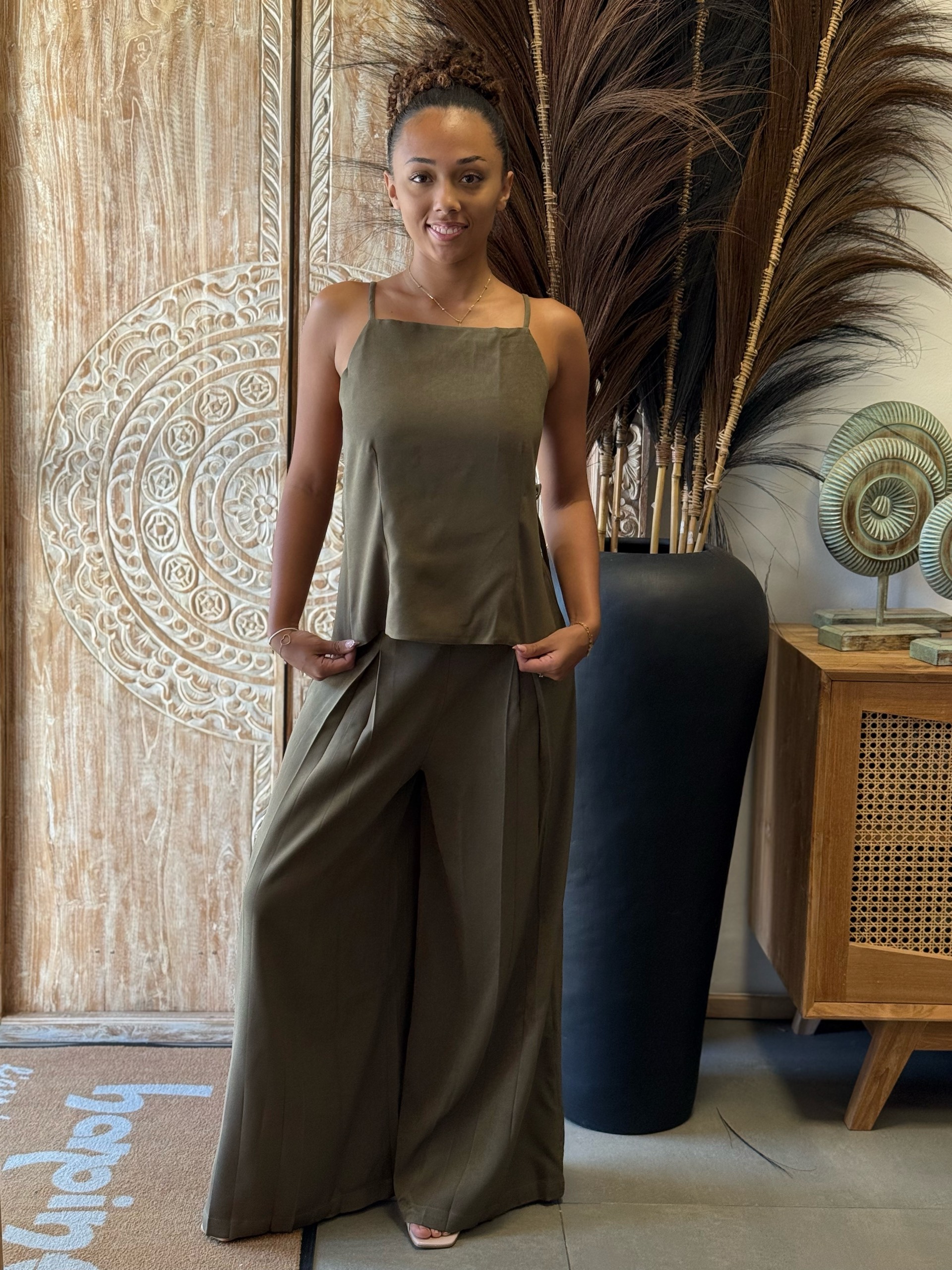Ensemble dos nu élégant - Top et pantalon palazzo — visuel 6