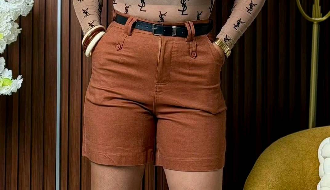 Short femme taille haute chic couleur terre cuite