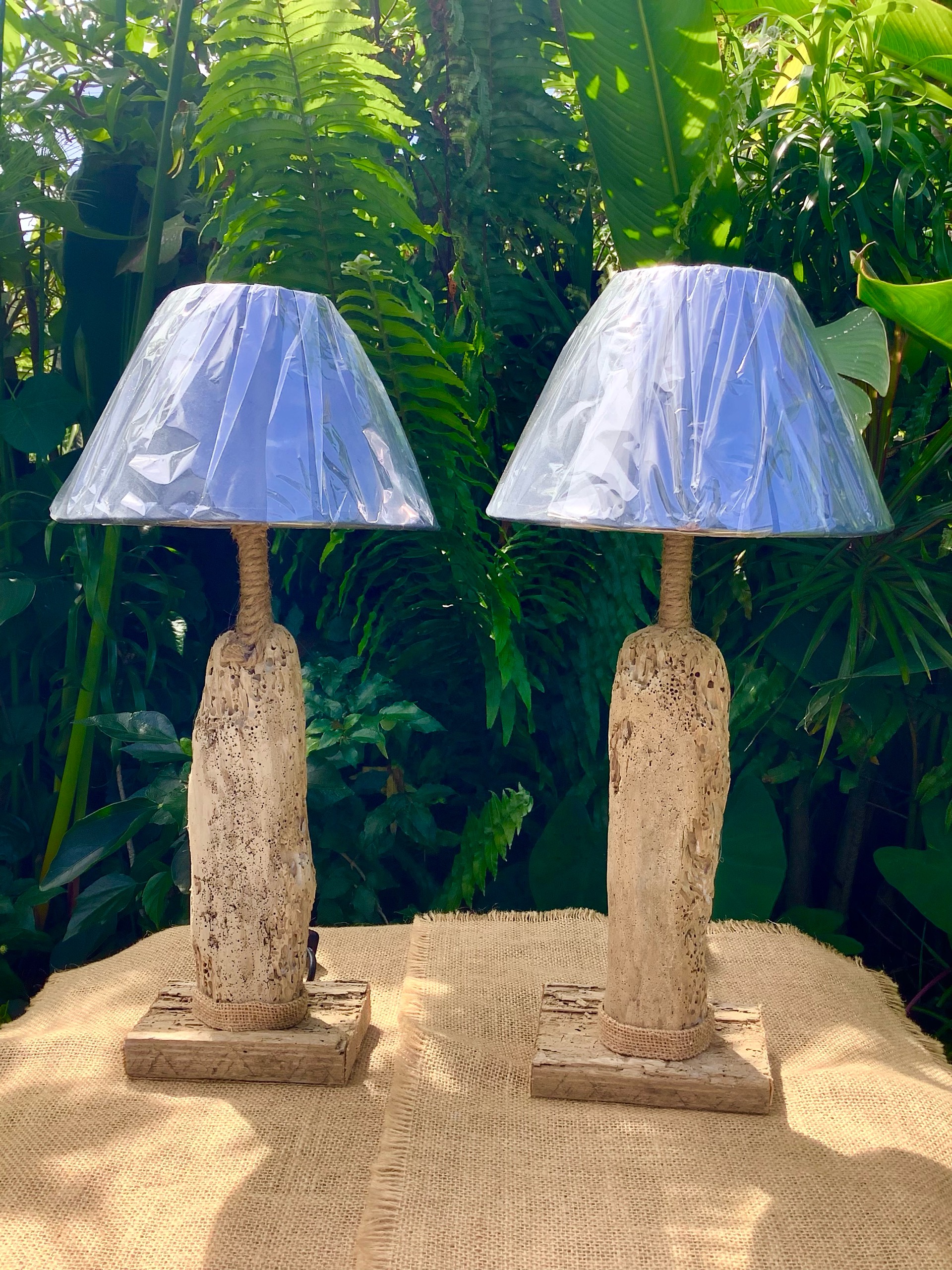 lampe de chevet en bois flotté authentique — visuel 6