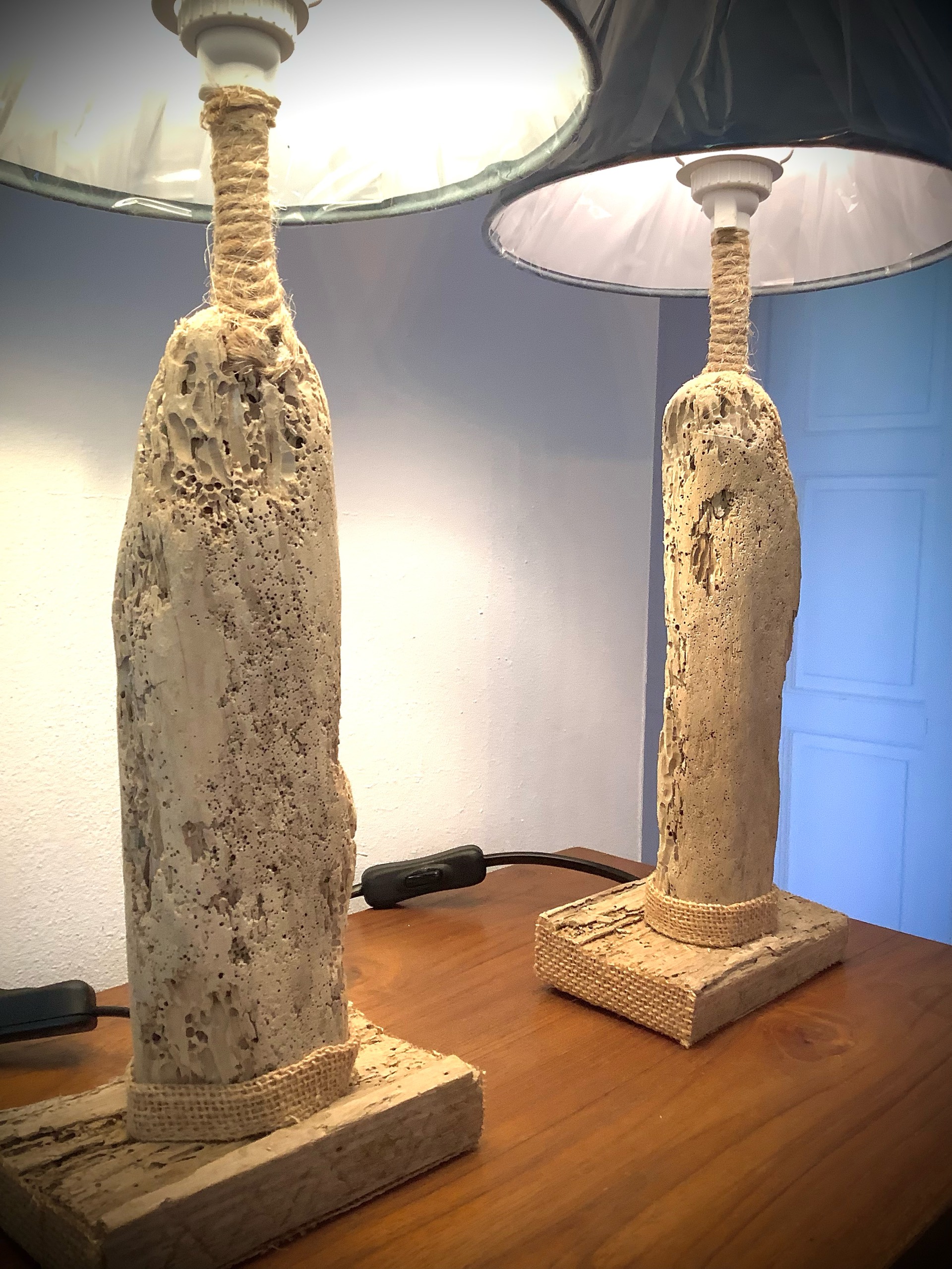 lampe de chevet en bois flotté authentique — visuel 10