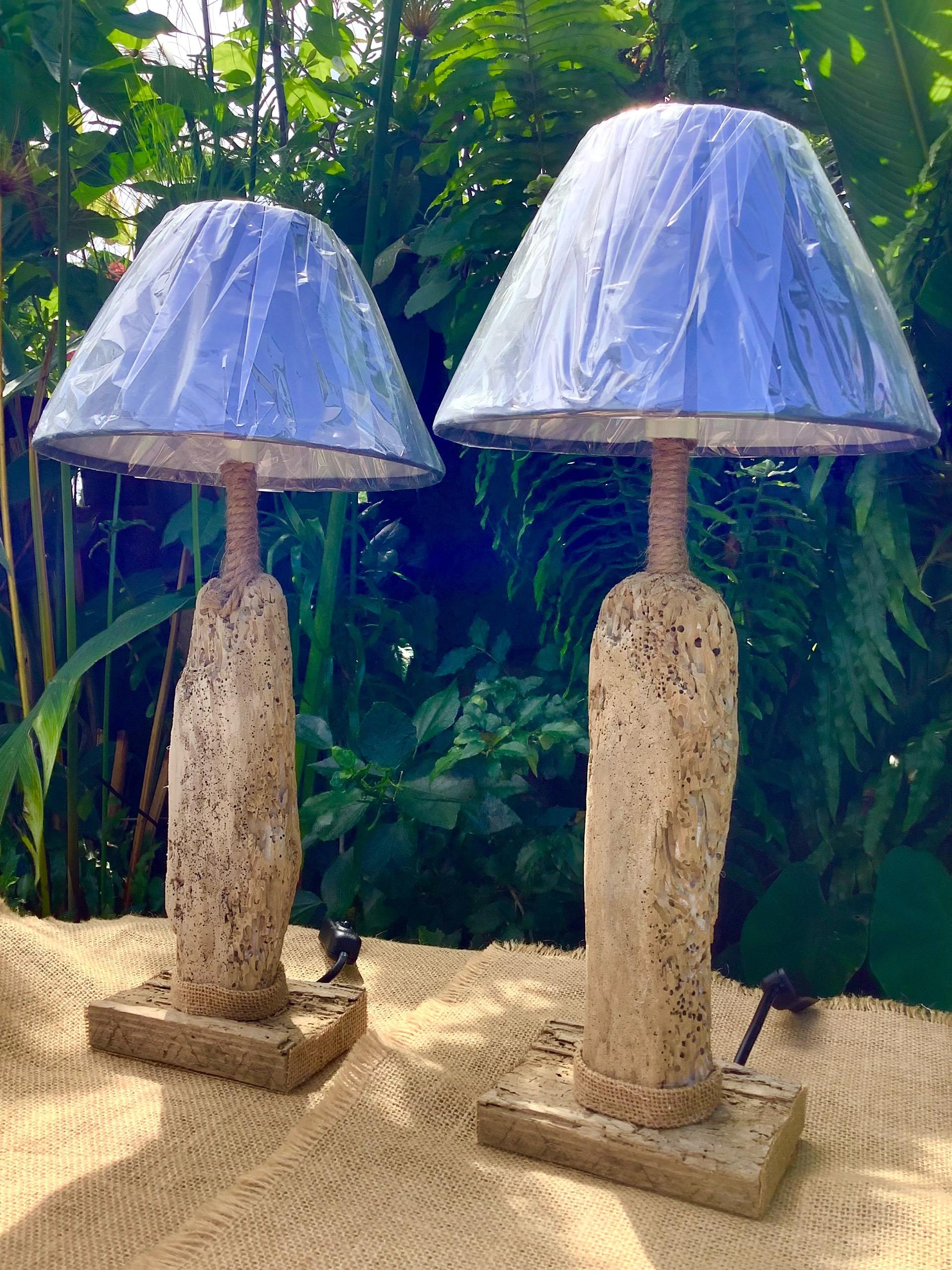 lampe de chevet en bois flotté authentique — visuel 5