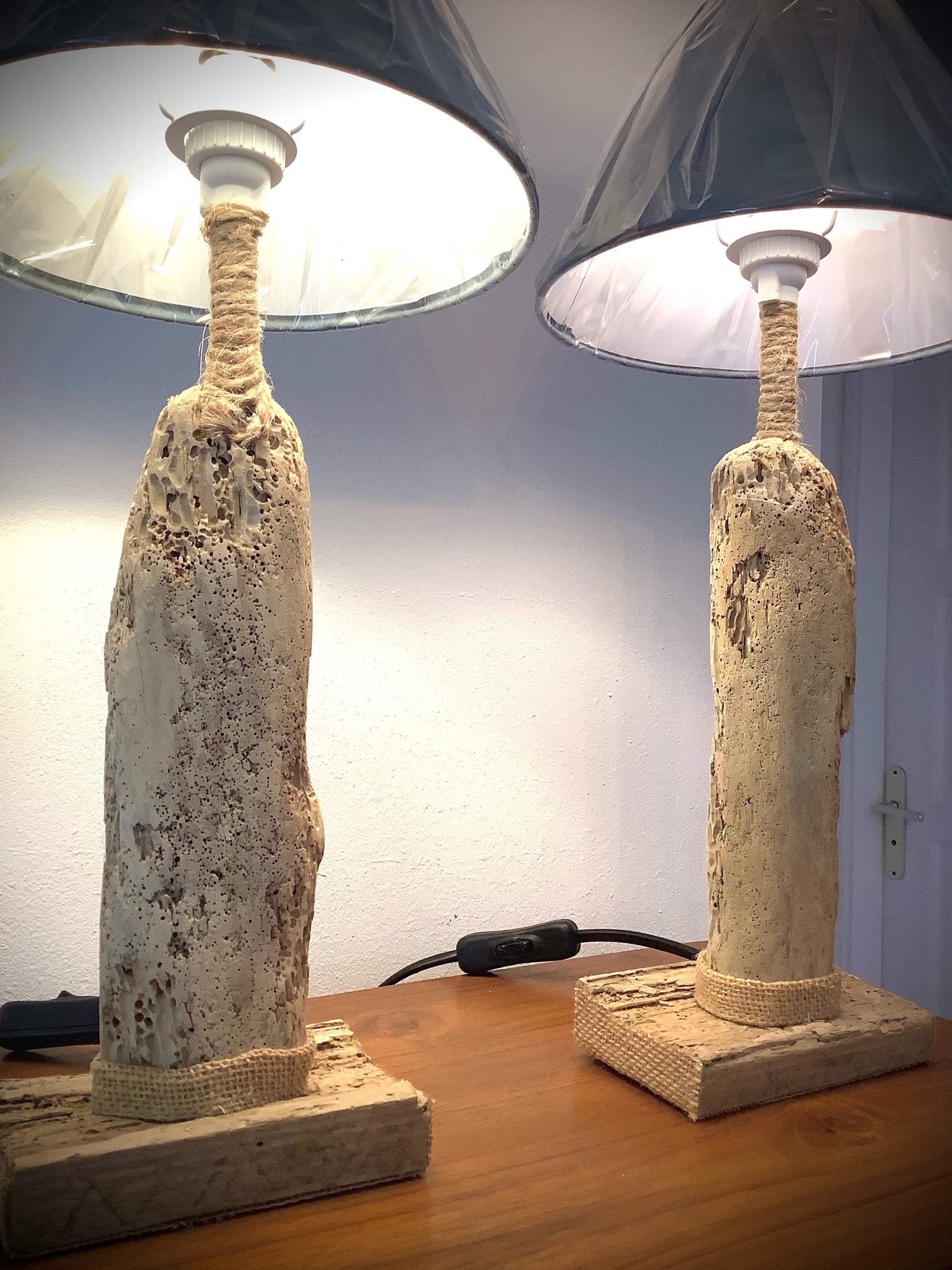 lampe de chevet en bois flotté authentique — visuel 9