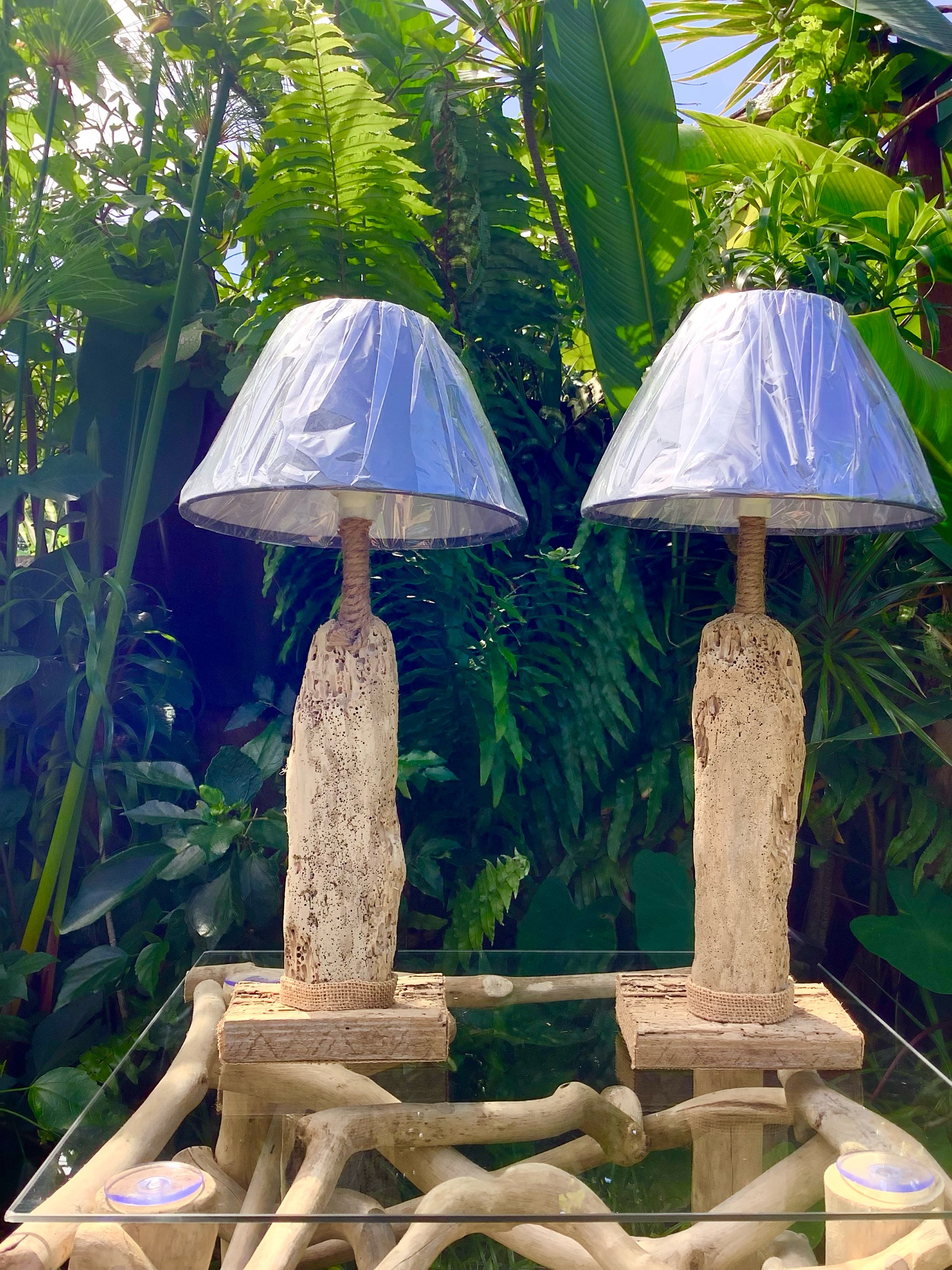 lampe de chevet en bois flotté authentique — visuel 2