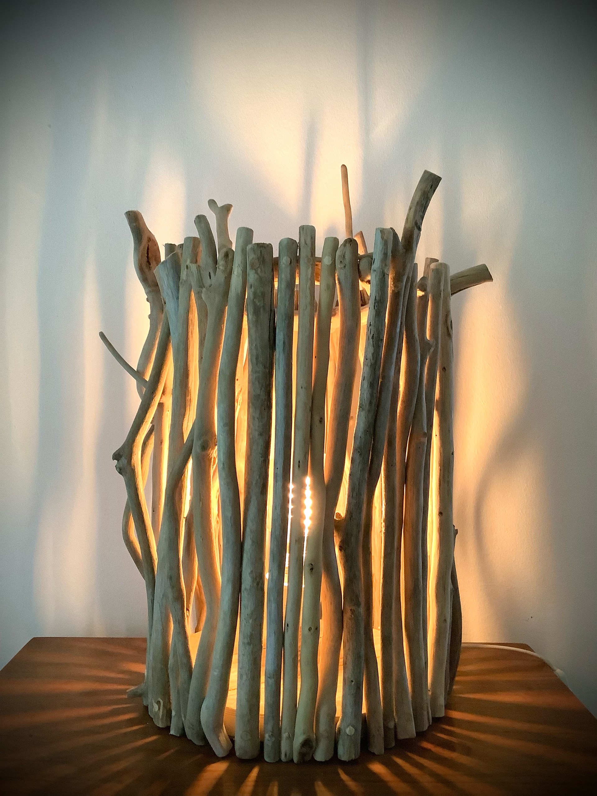 lampe « cage à lumière » en bois flotté naturel — visuel 8