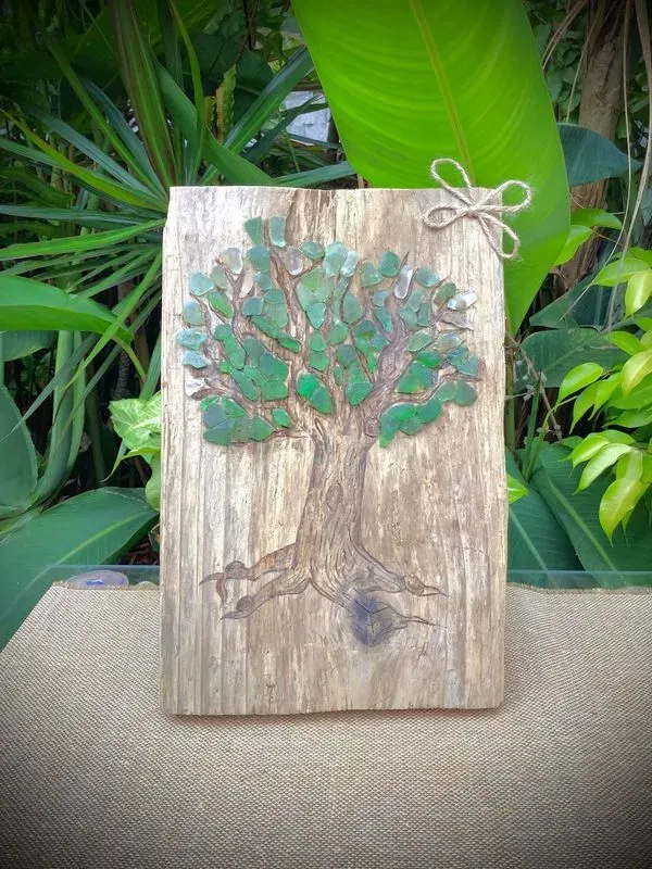 tableau en bois flotté pyrogravée et verre de mer  — visuel 2