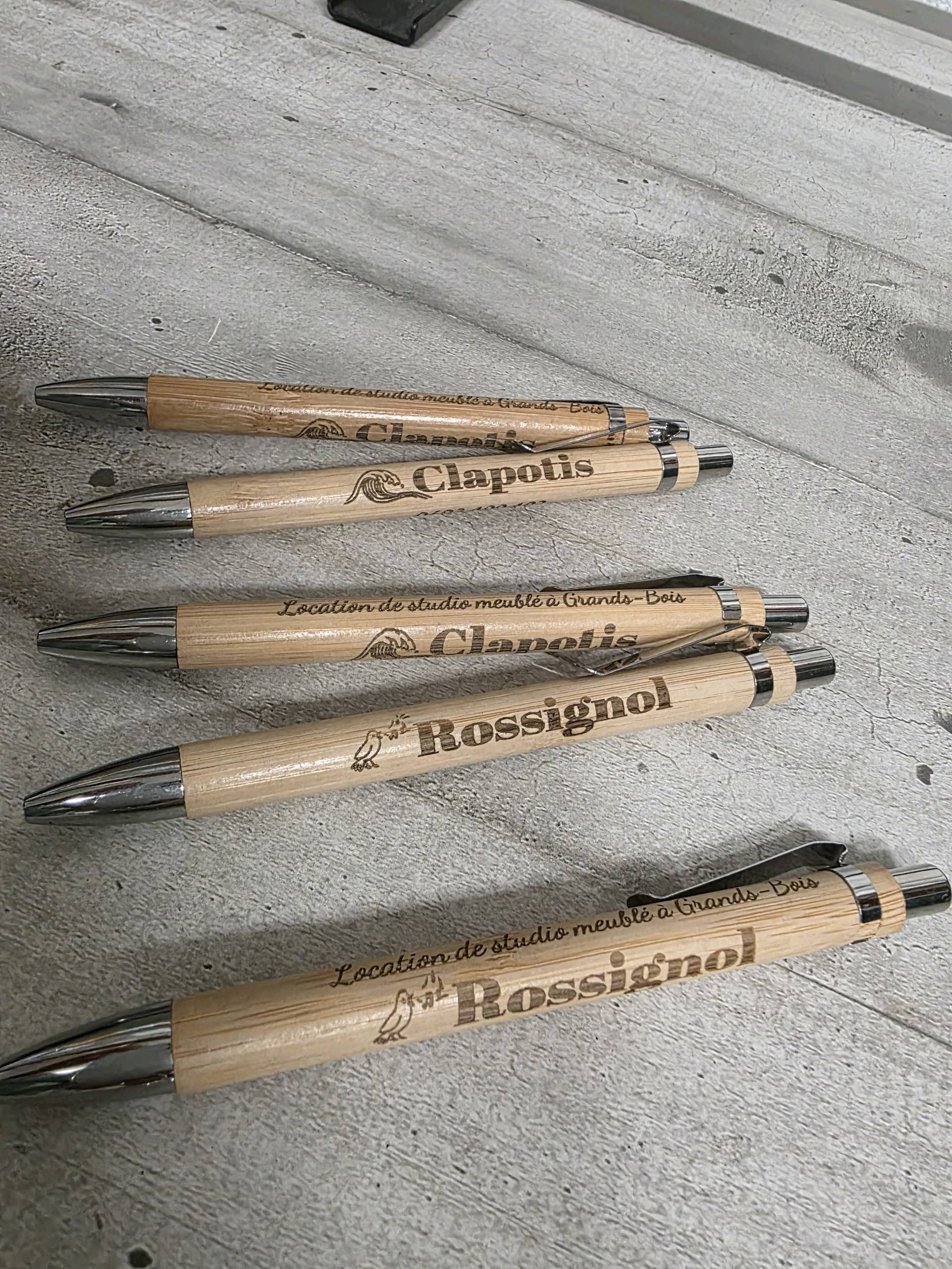 stylos en bambous gravés