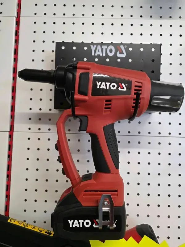 Pince à riveter sans fil YATO 18V Brushless 3,0 Ah 2,4-5,0 mm
