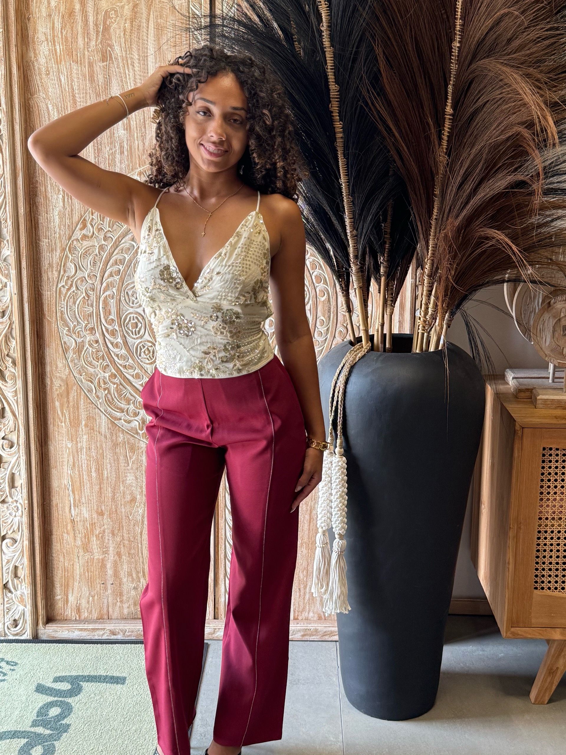 Top dos nu croisé femme – brodé chic & élégant