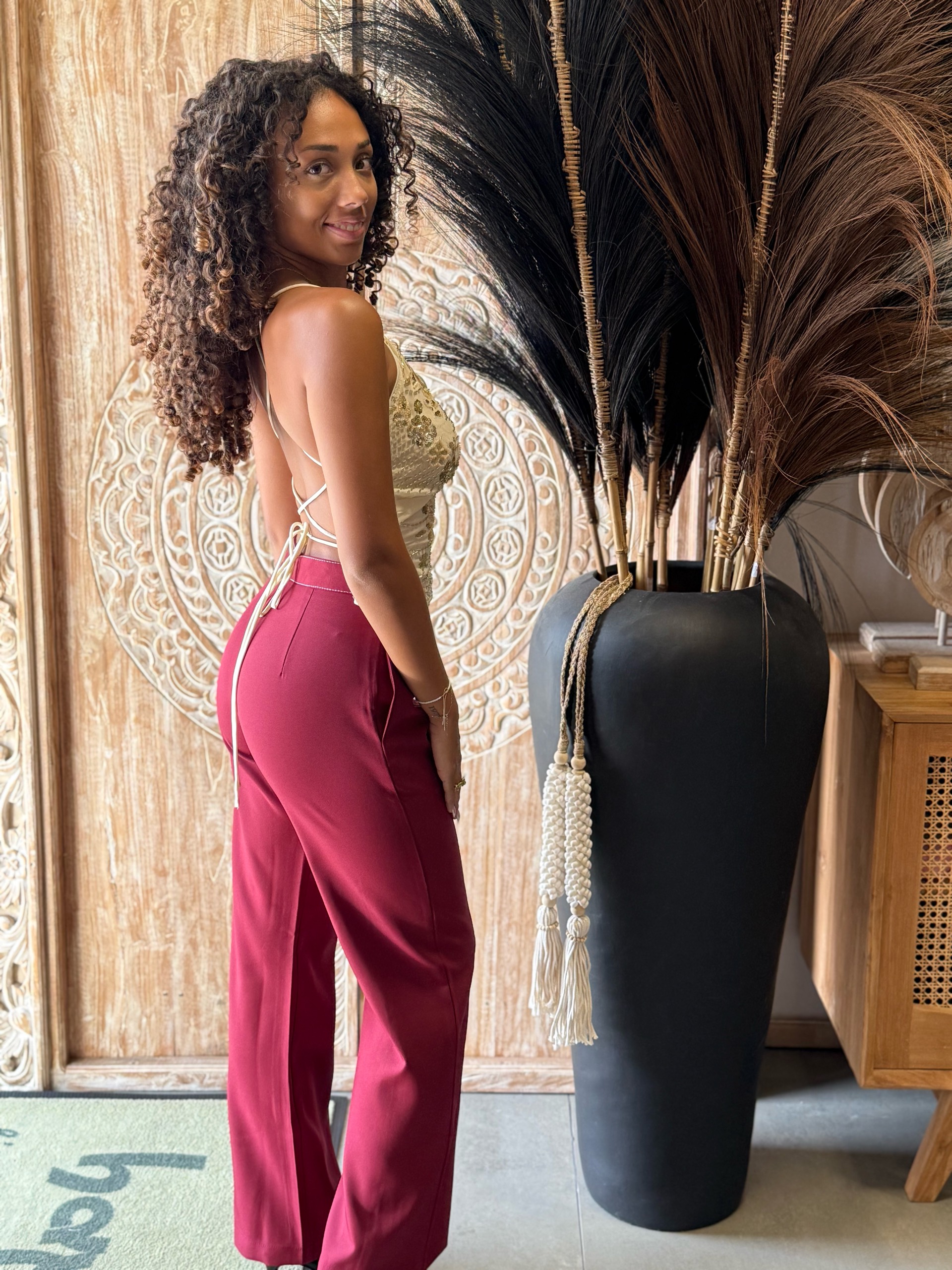 Top dos nu croisé femme – brodé chic & élégant — visuel 2