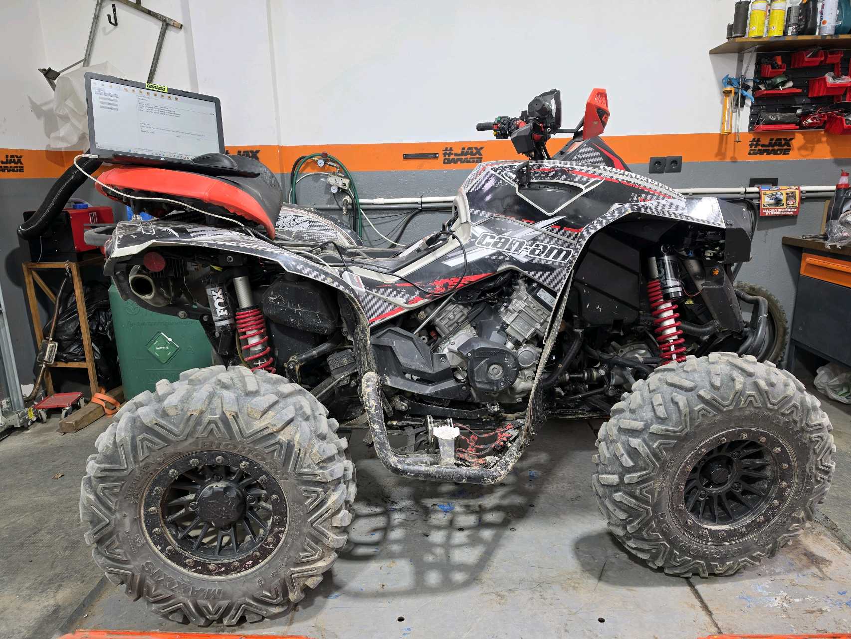 Jaxgarage – lucrări 6
