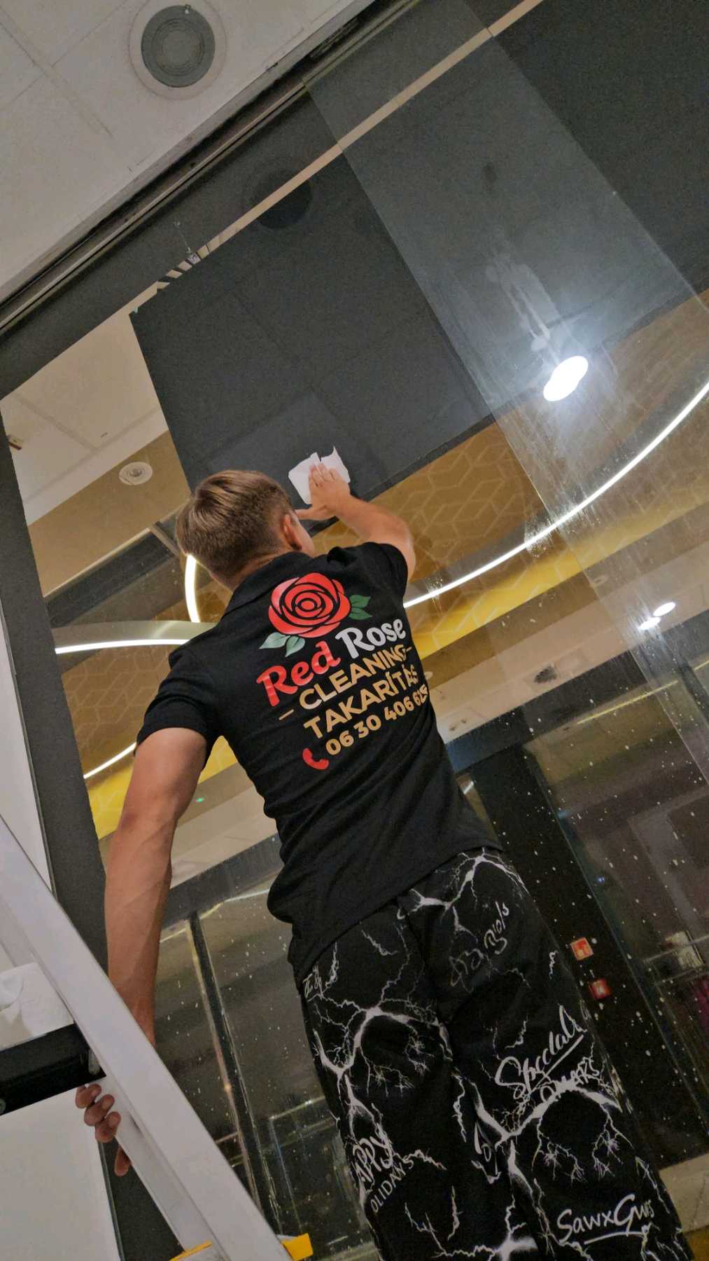 Red Rose Cleaning Takarítás🌹 – lucrări 4