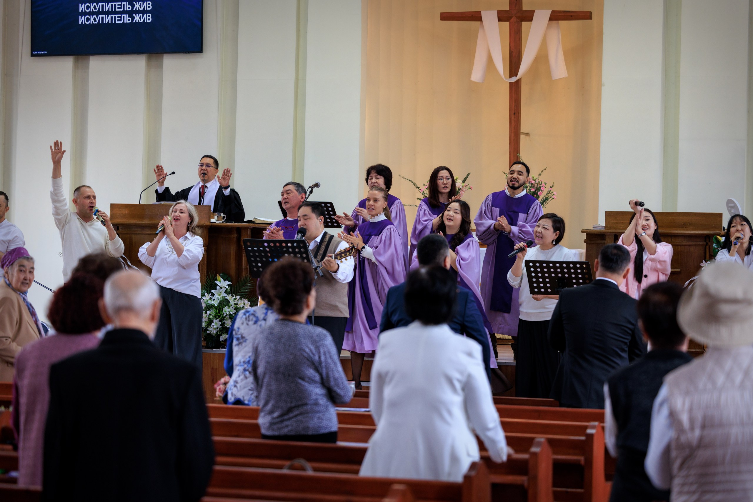 Пасхальное служение. Церемония отставки и Рукоположения пресвитеров