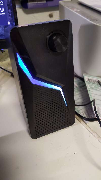 Högtalare med LED-belysning - 250 kr