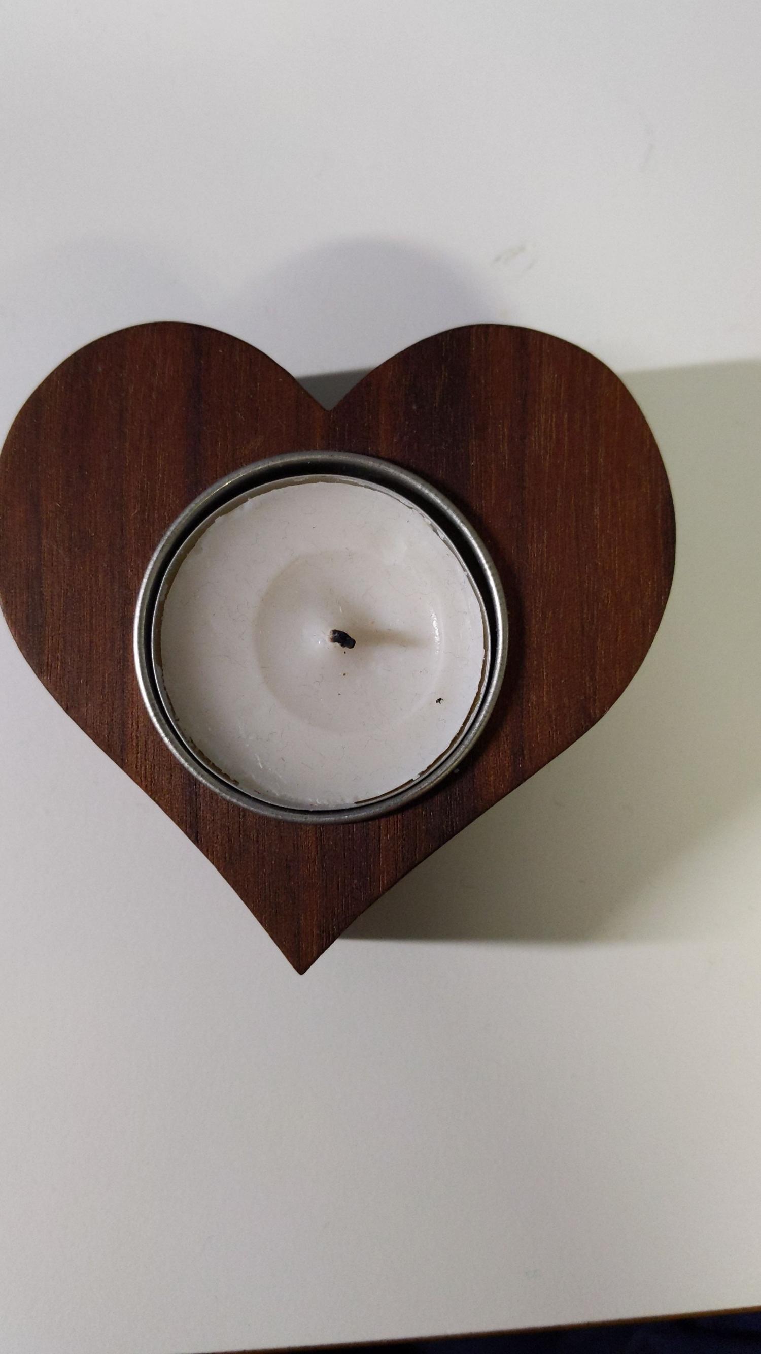 Hjärtaformad ljushållare i trä bild 2
