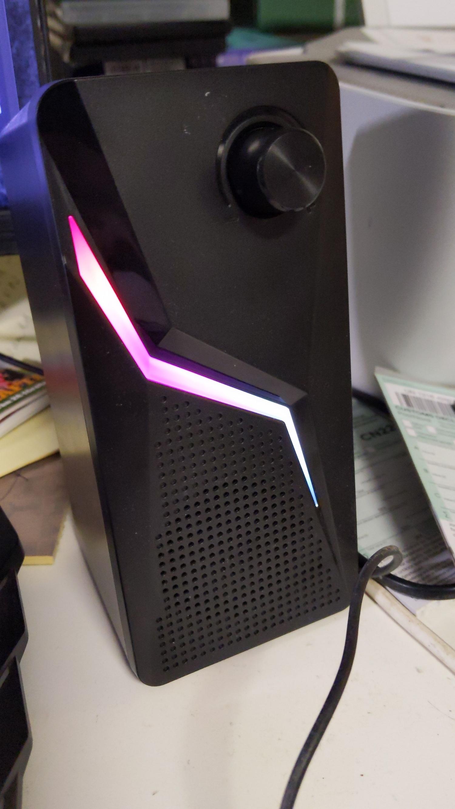 RGB Högtalare med volymkontroll bild 2