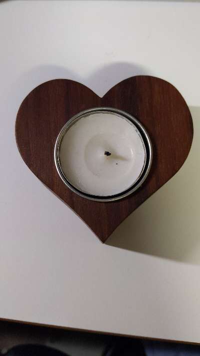 Hjärtaformad ljushållare i trä - 50 kr till salu i Sävsjö