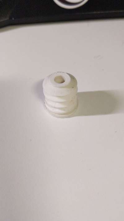Vit plastplugg - Övrigt till salu i Sävsjö för 10 kr