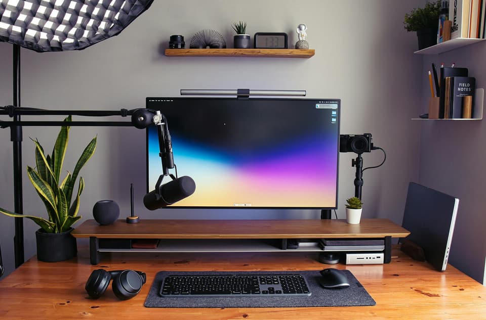 Wall-Mounted Folding Desk