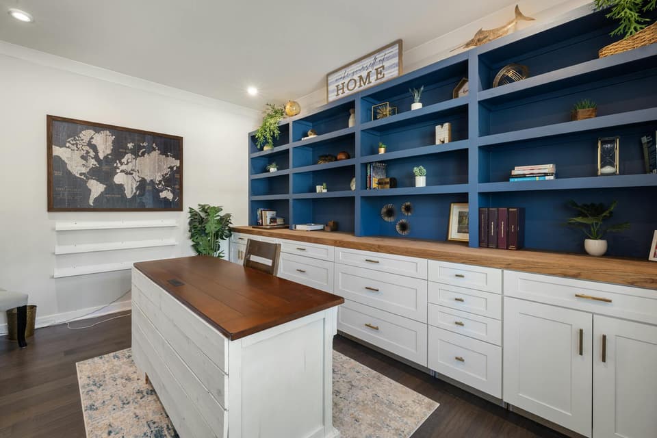 Adjustable Divider Shelf