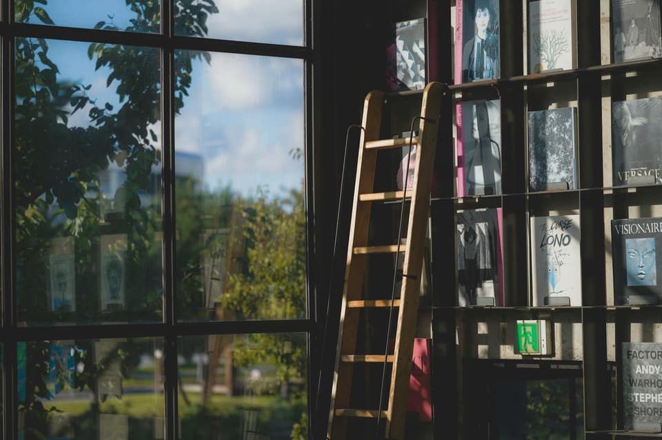 Slim Paperback Shelf