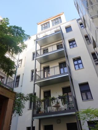 Wohn-/Geschäftshaus, 4 Zimmerwohnung
