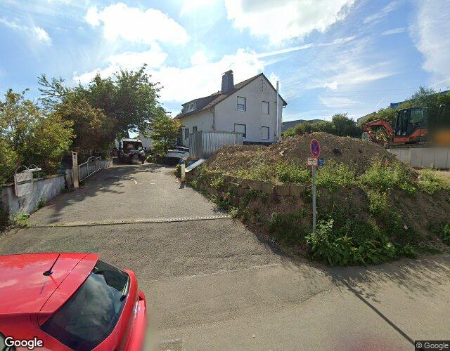 Kfz-Stellplatz, Gewerbeeinheit (z.B. Laden, Büro), Garage, Einfamilienhaus