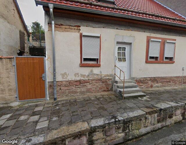 Einfamilienhaus mit Anbau/ Garage