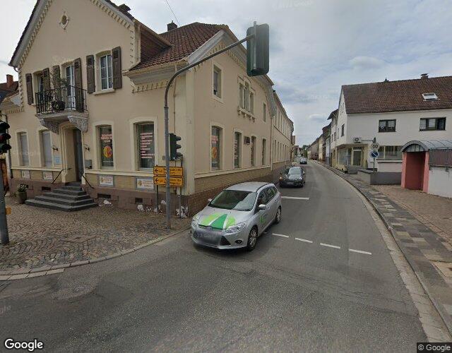 Einfamilienhaus, Kfz-Stellplatz, Hofraum, Verkehrsfläche