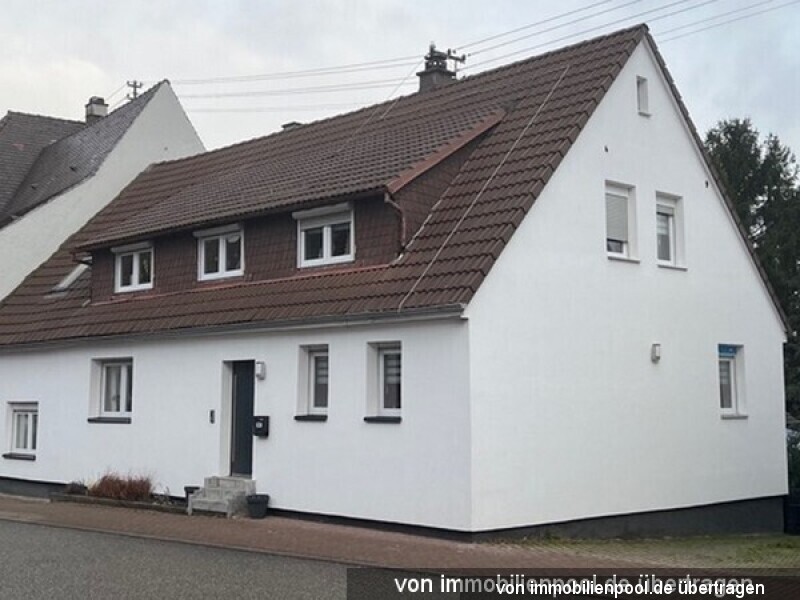 Zweifamilienhaus in Herrenalber Str. 42, 75334 Straubenhardt