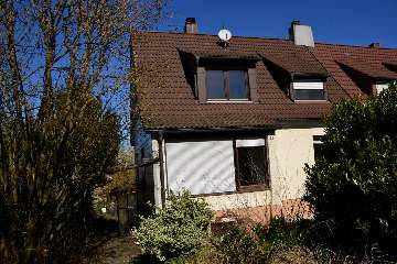 Doppelhaushälfte in Im Schanzbuck 27, 74564 Crailsheim