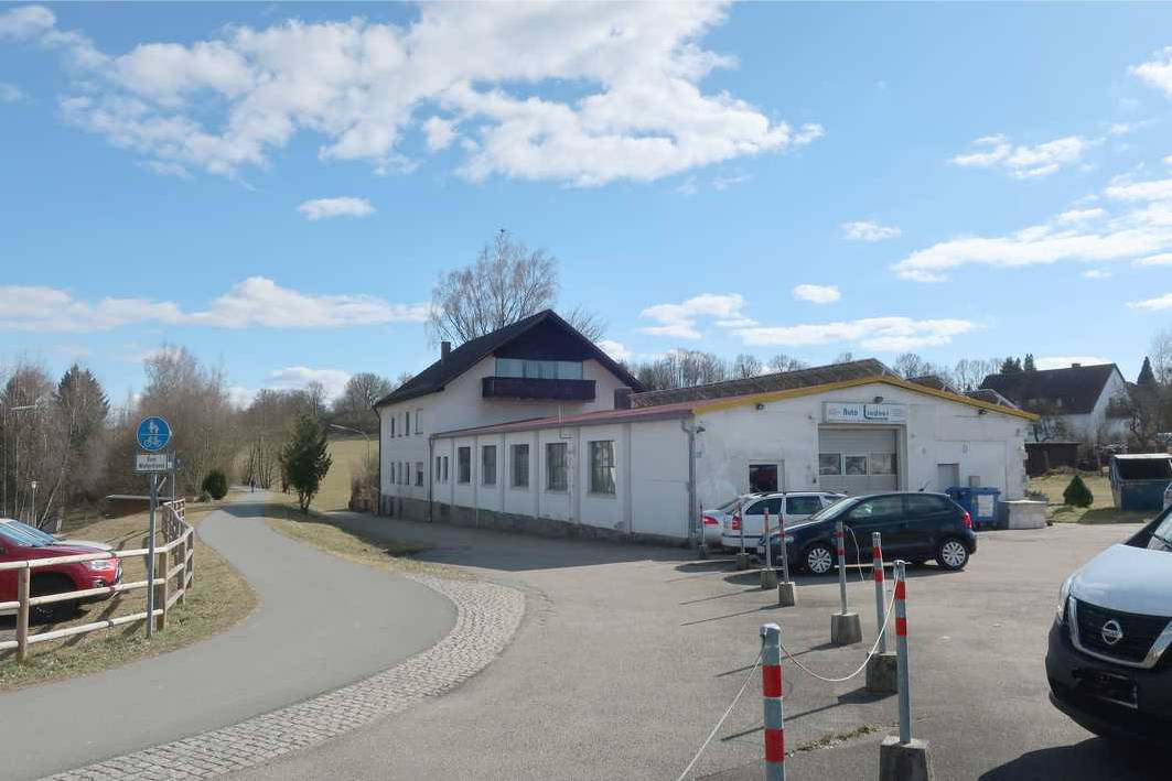 Mehrfamilienhaus in Weidener Straße 27, 92685 Floß - Bild 2