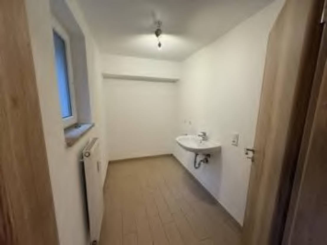 bayern 0001 K 0019/2024 Ludwig-Ebner-Straße 9, 94469 Deggendorf 8