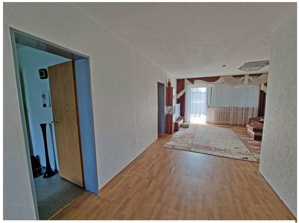 4-Zimmerwohnung mit Garagengrundstück in Porzellinerstraße 33, 95643 Tirschenreuth - Bild 2