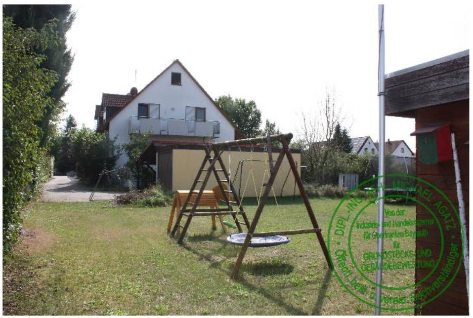 Doppelhaushälfte, Garage, Kfz-Stellplatz, unbebautes Grundstück in Jahnstraße 17 b, 91099 Poxdorf - Bild 2