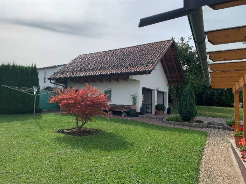 Zweifamilienhaus in Fliederstraße 1, 93152 Nittendorf - Bild 2