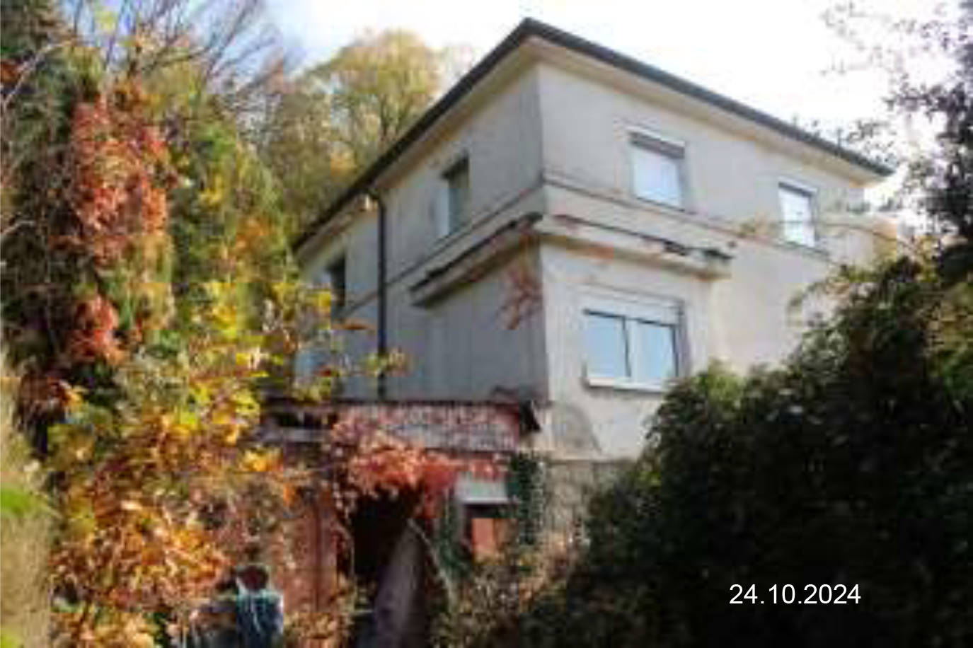 Wohnhaus mit 2 Wohnungen in Katzberger Straße  22, 93413 Cham