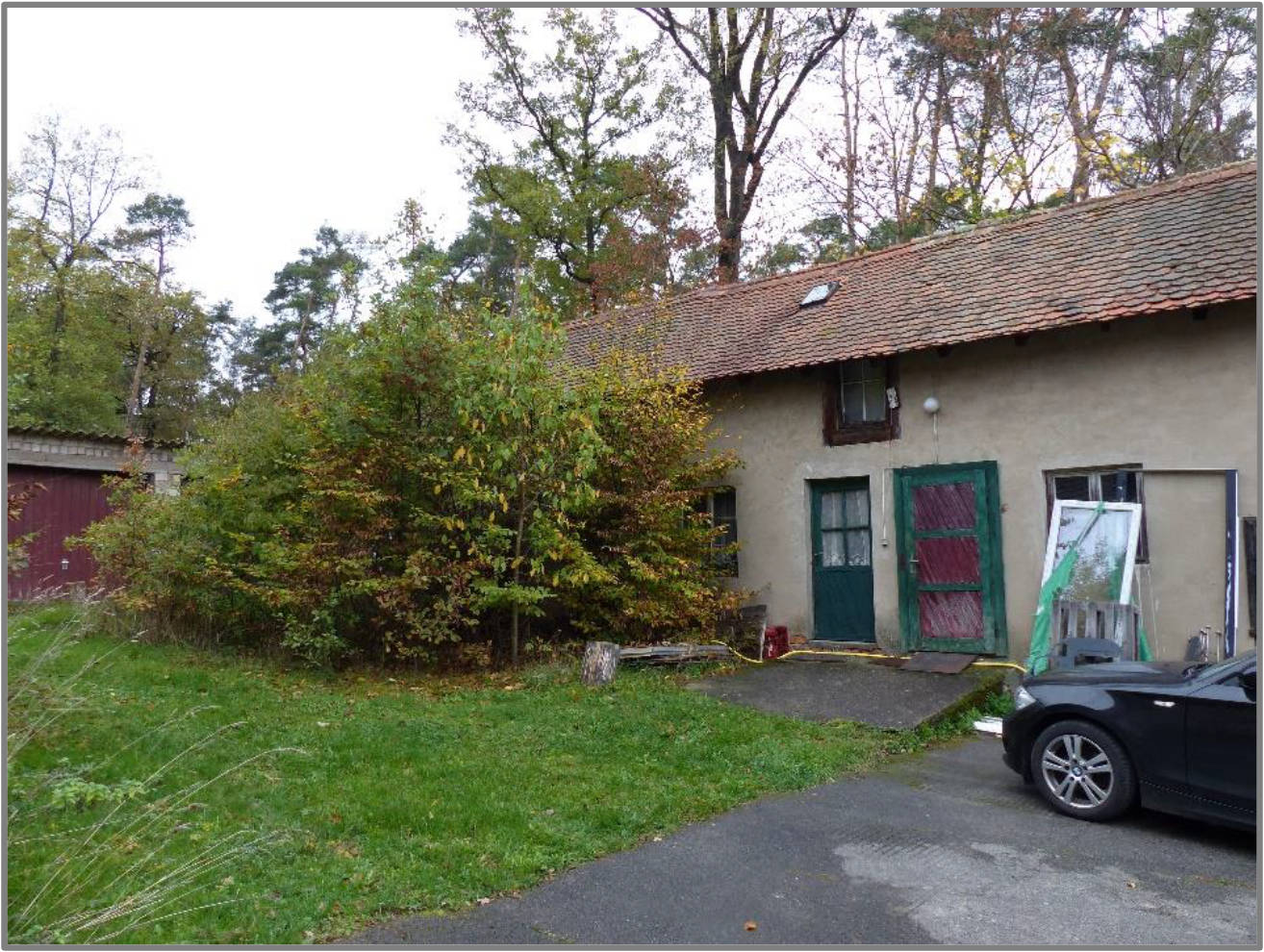 Zweifamilienhaus mit Scheune, Wirtschaftsgebäude mit Doppelgarage, Nebengebäude in Adlitz 16, 91080 Marloffstein, Adlitz - Bild 2
