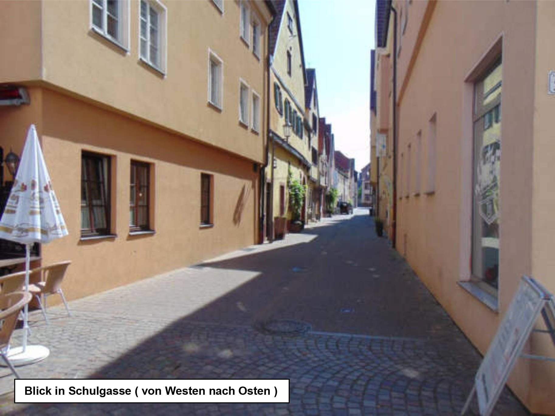 Grundstück bebaut mit denkmalgeschütztem Wohnhaus; Grundstück bebaut mit Anbau in Schulgasse 3, 97753 Karlstadt