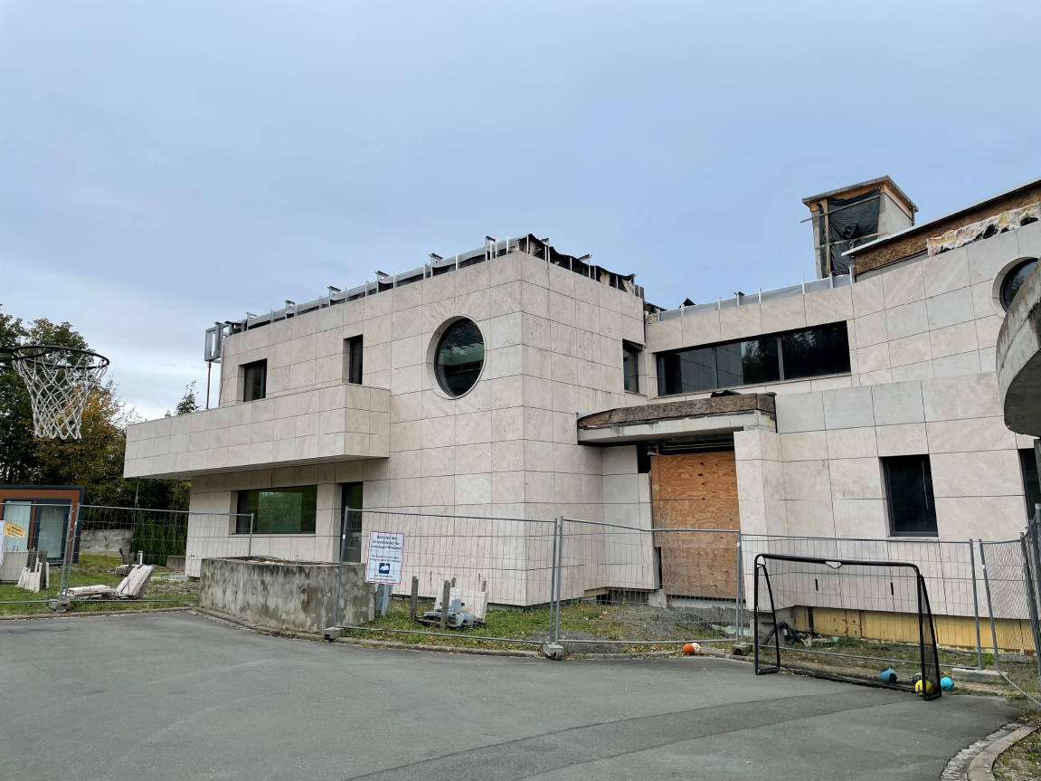 Unregelmäßig geschnittenes Grundstück bebaut mit Einfamilienhaus mit Einliegerwohnung; Trapezförmiges Grundstück 0003 K 0010-2023 Am Wandberg 48, 97080 Würzburg