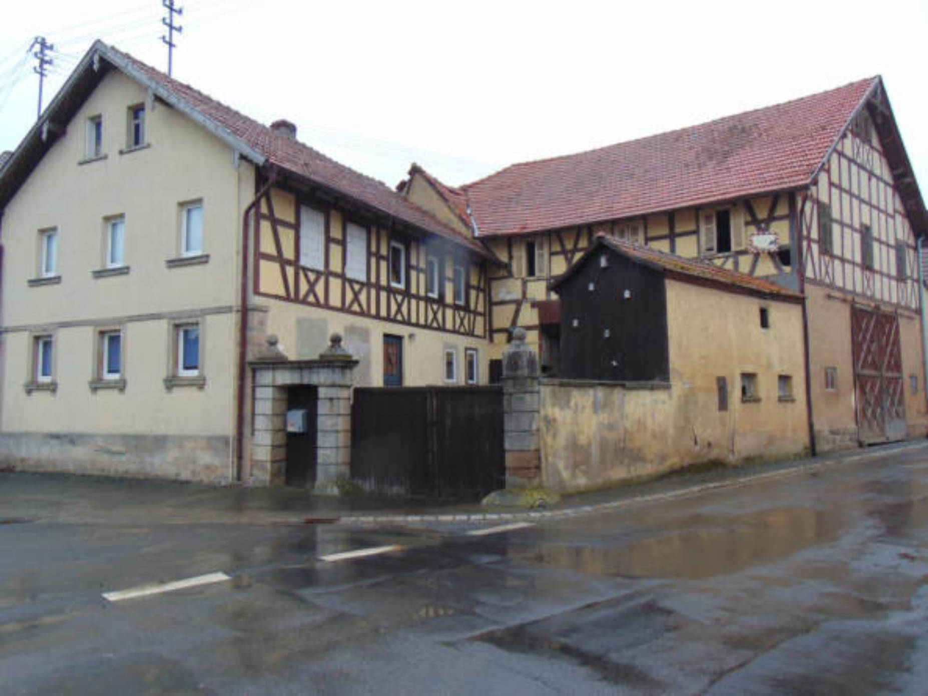 Einfamilienhaus, ehem. Scheune, ehem. Stall in Lindenstraße 2, 97494 Bundorf, Neuses - Bild 4