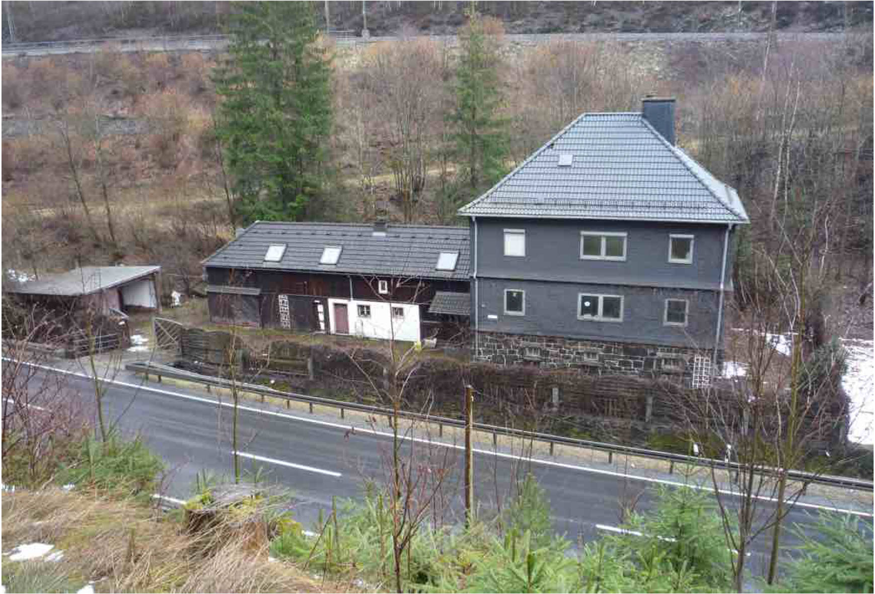 Zweifamilienhaus, siehe Beschreibung in Kronacher Straße  43, 96337 Ludwigsstadt