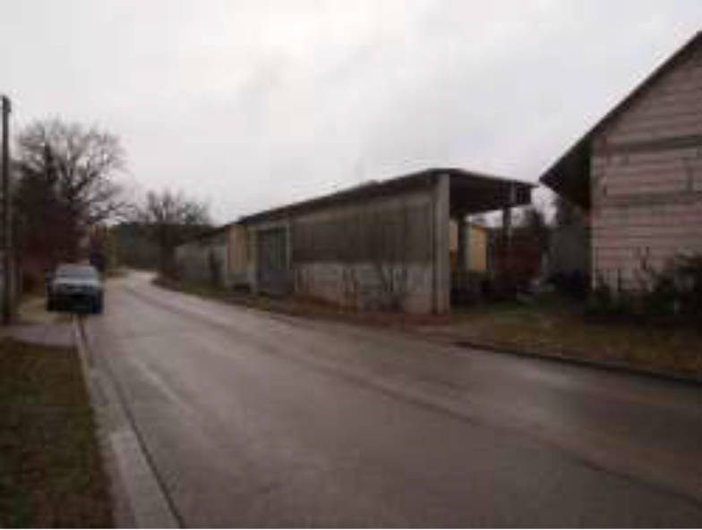 Wohn-/Geschäftshaus, land- und forstwirtschaftlich genutztes Grundstück, Sonstiges, mit einem Wohnhaus und ehem. landwirtschaftlichen Nebengebäuden bebautes Grundstück; Das ehem. Stallgebäude des Flurstücks 871 überbaut das Flstk. 870 mit ca. 230 qm. in Mainbachtal 15, 91126 Schwabach