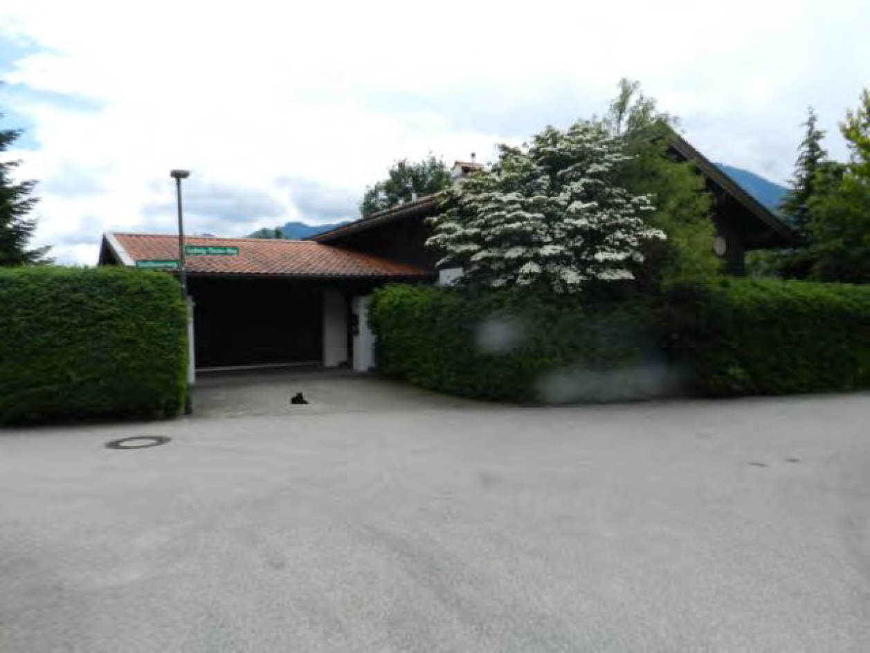 Wohnhaus mit Garage in Ludwig-Thoma-Weg 18, 83224 Grassau - Bild 2