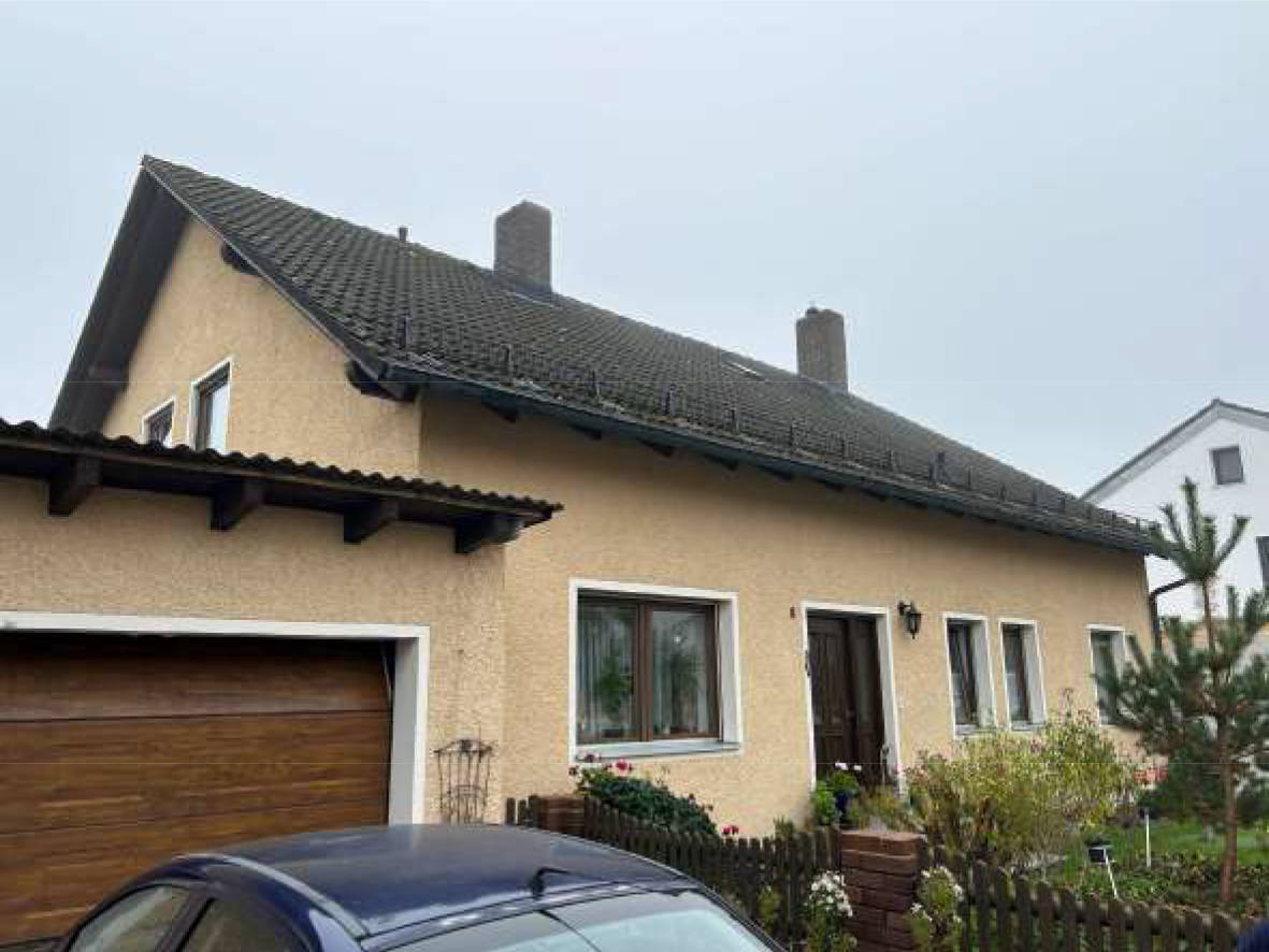 Wohnhaus, Nebengebäude, Garten in Goethestraße 8, 84085 Langquaid