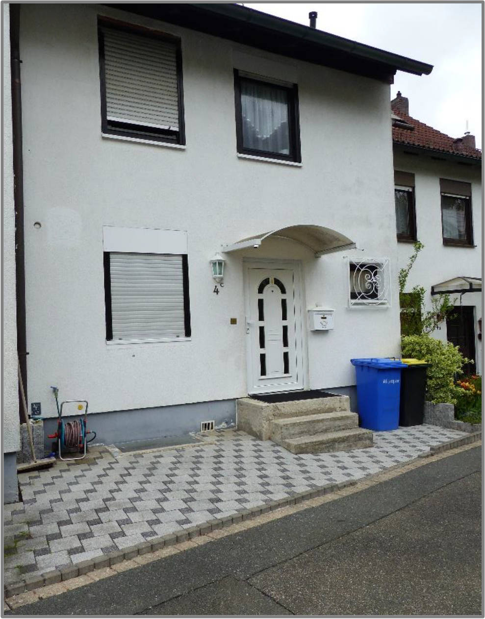 Reihenhaus, Garage in Finkenschlag 4c, 90455 Nürnberg, Worzeldorf