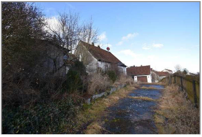 Einfamilienhaus, Neben- und Garagengebäude in Batzhausener Straße 11, 92358 Seubersdorf - Bild 3