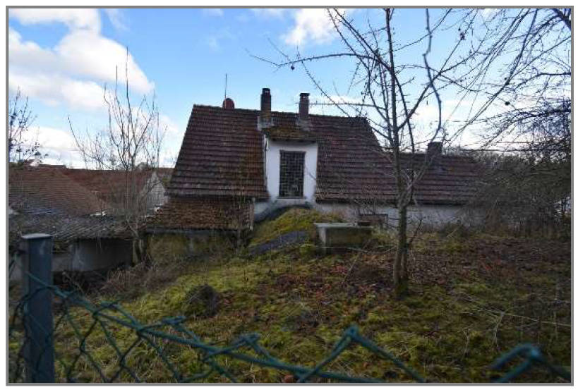 Einfamilienhaus, Neben- und Garagengebäude in Batzhausener Straße 11, 92358 Seubersdorf - Bild 4