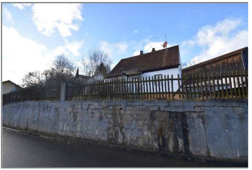 Einfamilienhaus, Neben- und Garagengebäude in Batzhausener Straße 11, 92358 Seubersdorf - Bild 5