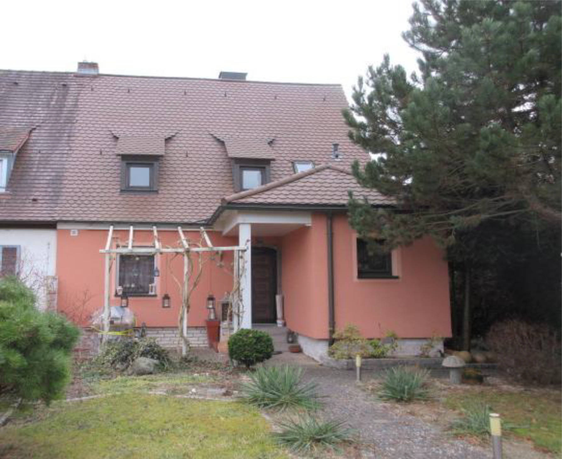 Doppelhaushälfte in Innere Weißenseestraße 24, 90537 Feucht - Bild 2